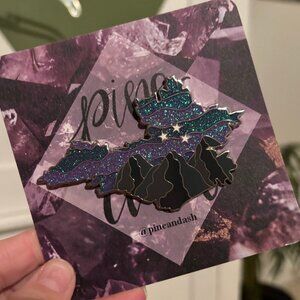 NWT! Pine and Ash Large Velaris (ACOTAR) Pin